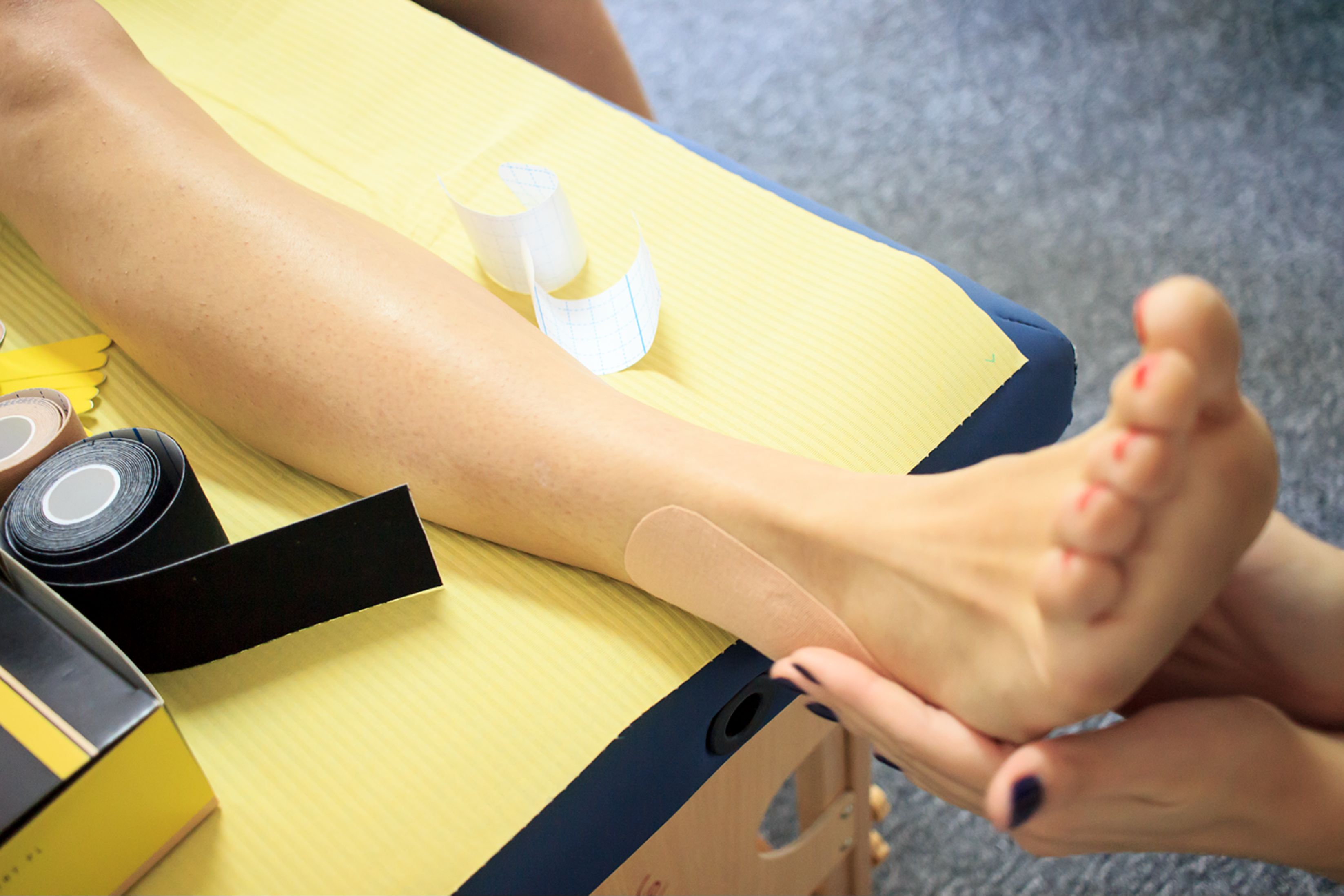  Aplikacja_kinesiotapingu_na_staw_skokowy