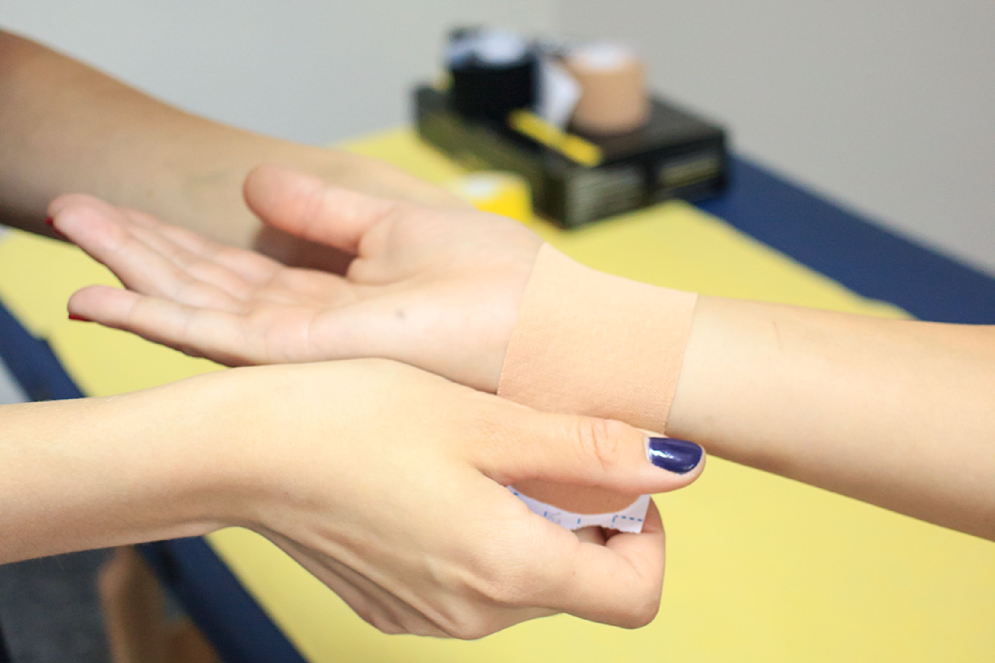  Jak_tapowa_nadgarstek_1