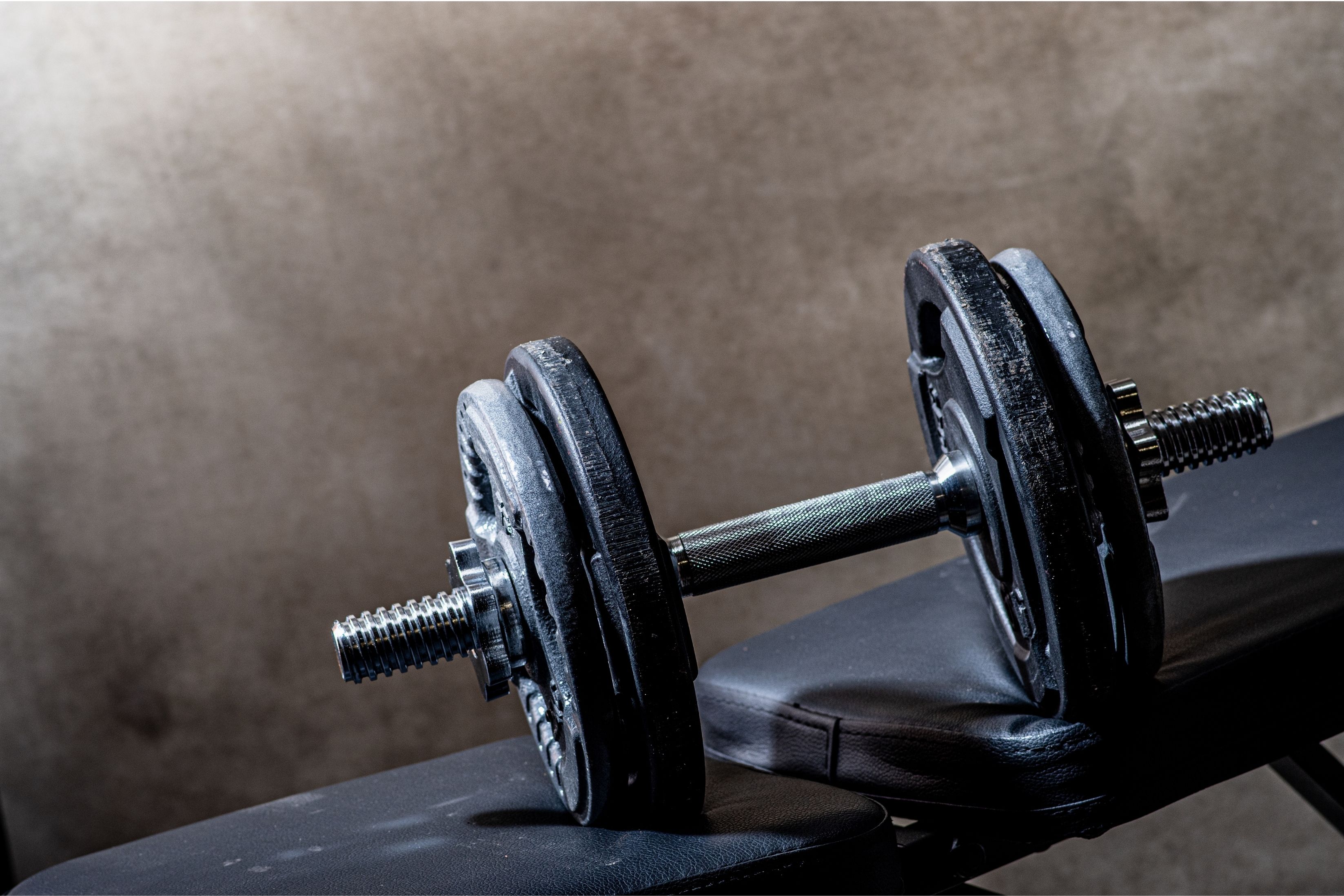 Jakie_hantelki_do_wicze_w_domu