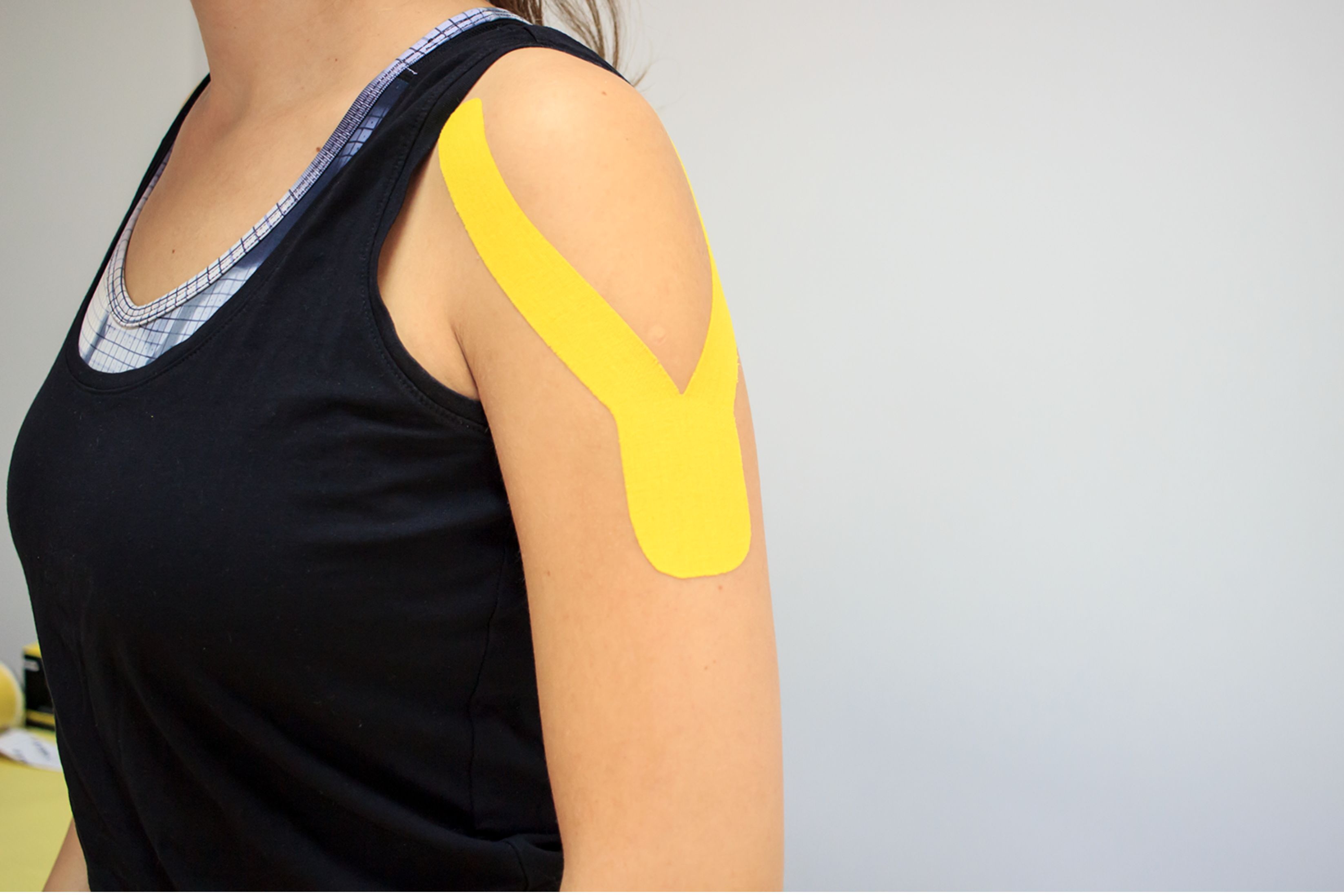  Mi_sie_naramienny_-_kinesiotaping_1