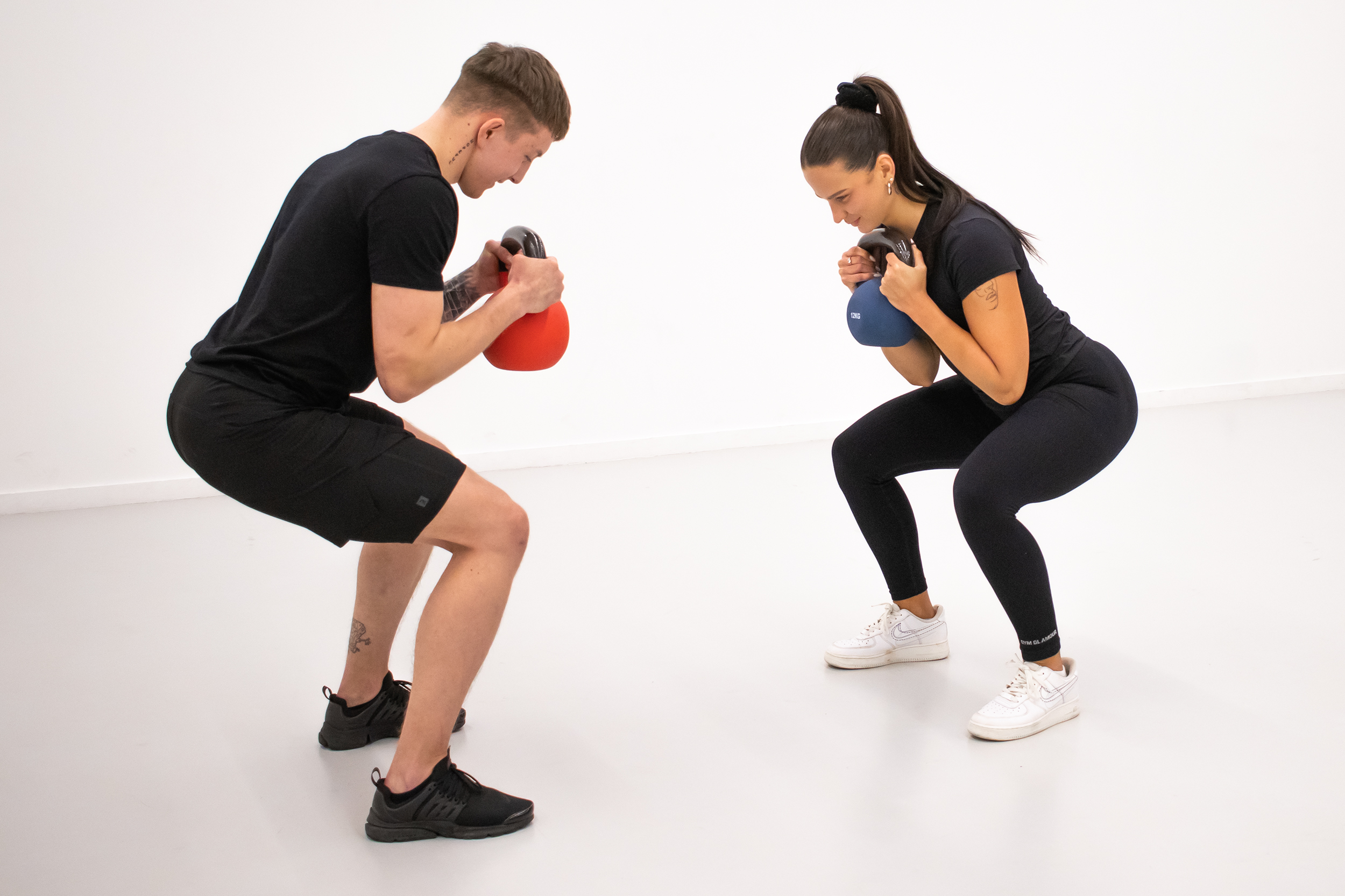 Przysiady z kettlebell Goblet squat z kettlebell