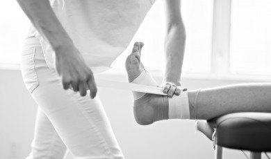 W jakim celu stosujemy sztywny taping?