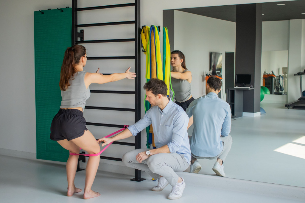 Bóle kolan. Jak wzmocnić kolana? Porady fizjoterapeuty i TOP 7 ćwiczeń na wzmocnienie kolan