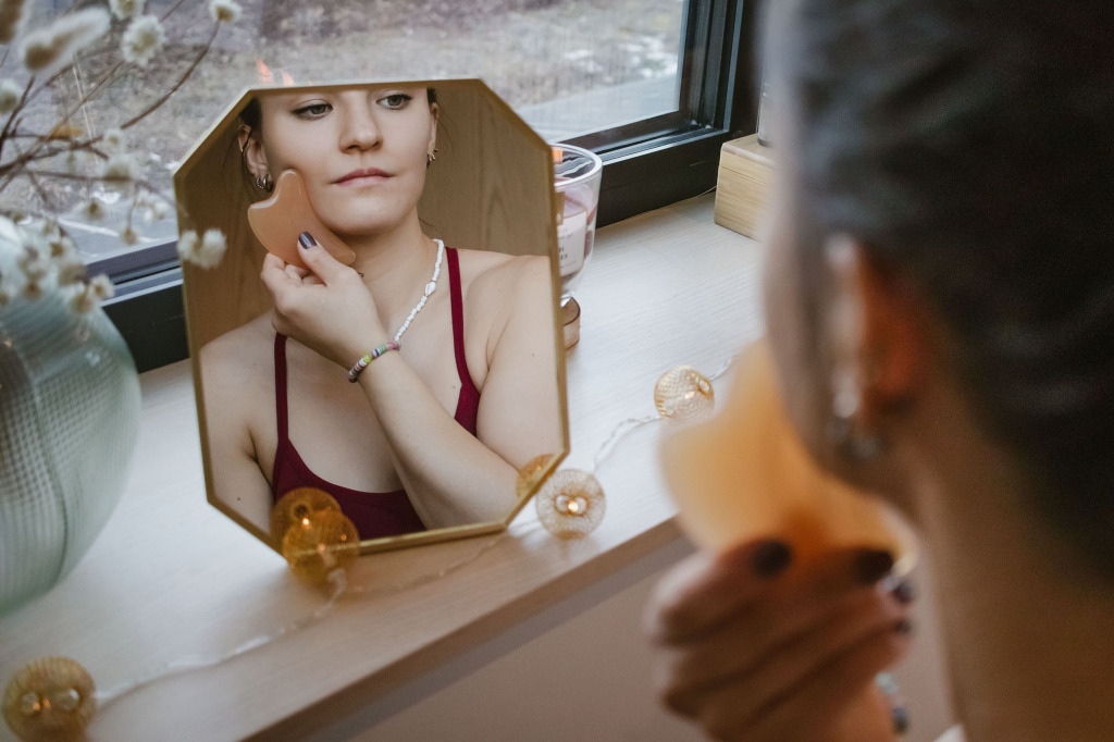 Masaż twarzy i jego rodzaje. Jak samodzielnie wykonać masaż twarzy? 