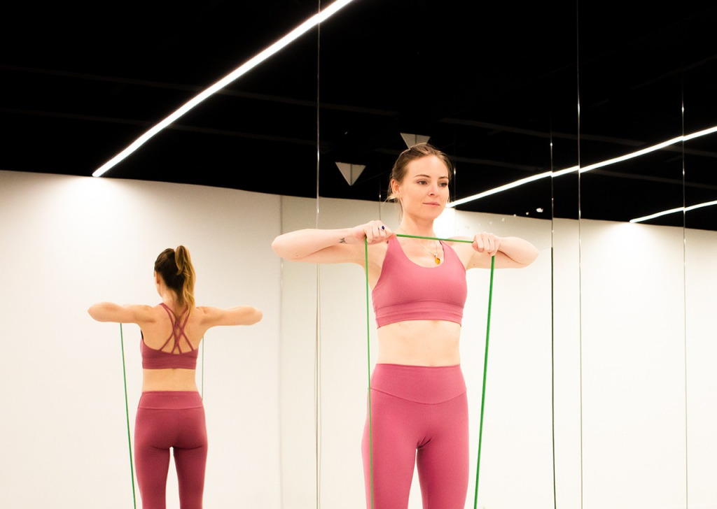 Trening z użyciem gum do ćwiczeń Power Band