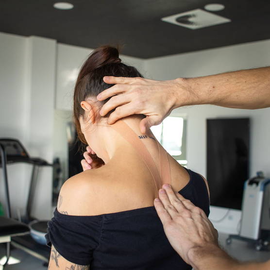 yellowPRECUT TAPE - Taśma do kinesiotapingu - Gotowe plastry w kształcie X - Beżowe - 20 aplikacji x 25 cm