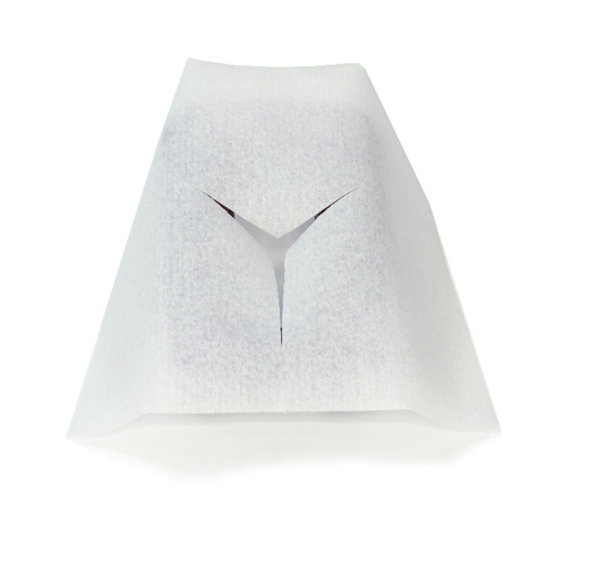 Podkład z wycięciem na twarz MPN33N-31Y MedixPro 33cm x 15,5m  perf. 31cm biały (1B+1W)